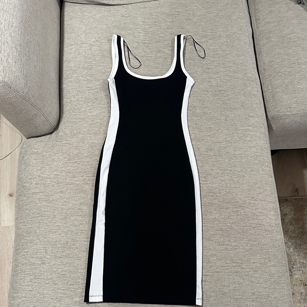 Black and White Sleeveless Mini Dress